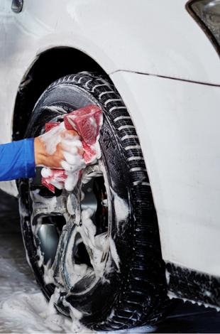rim washing and car detailing