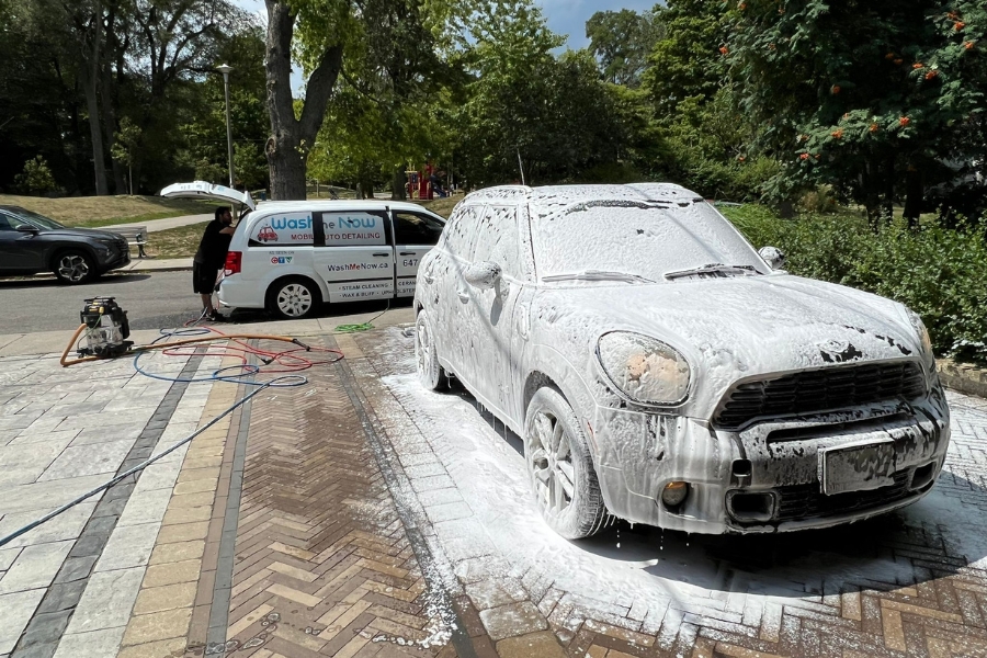 mobile car wash in neighbourhood