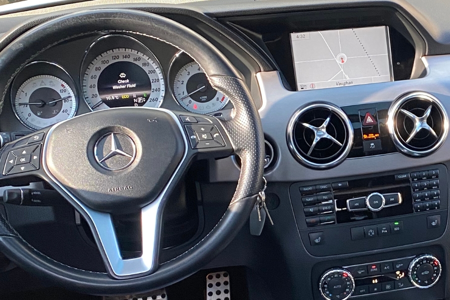 keeping your car AC smelling fresh with interior detailing
